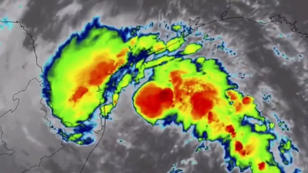 Tormenta Tropical Harold Toca Tierra en Texas
