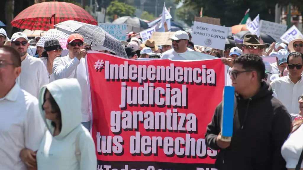 Así Fue la Marcha de Trabajadores del Poder Judicial Este Domingo en México