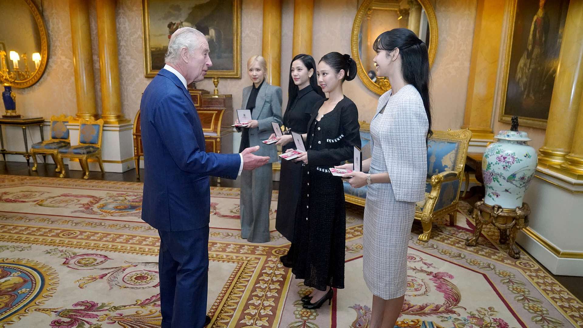 Rey Carlos III Condecora a Blackpink en Palacio de Buckingham