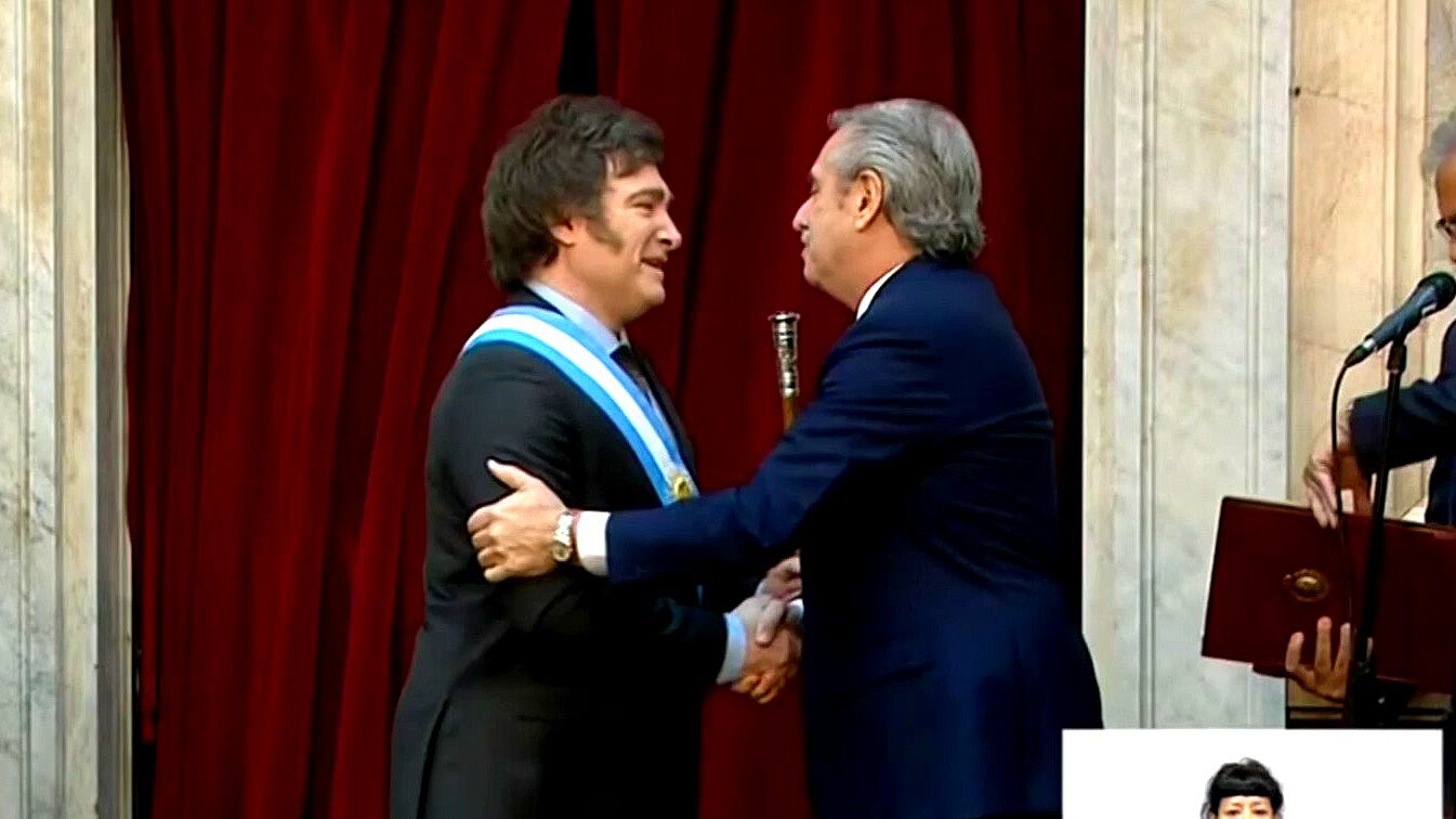 Javier Milei Rinde Juramento como Presidente de Argentina