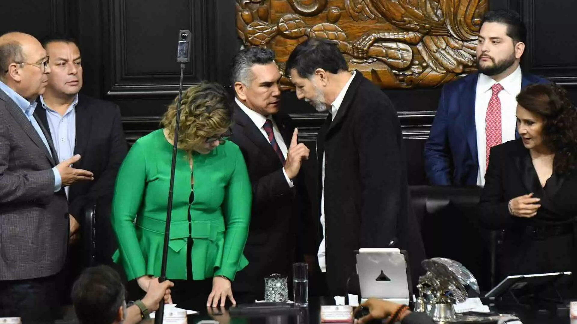 Antes y Después: Esto Pasó en la Pelea entre 'Alito' Moreno y Fernández Noroña Hoy en el Senado (VIDEOS) | N+ FORO