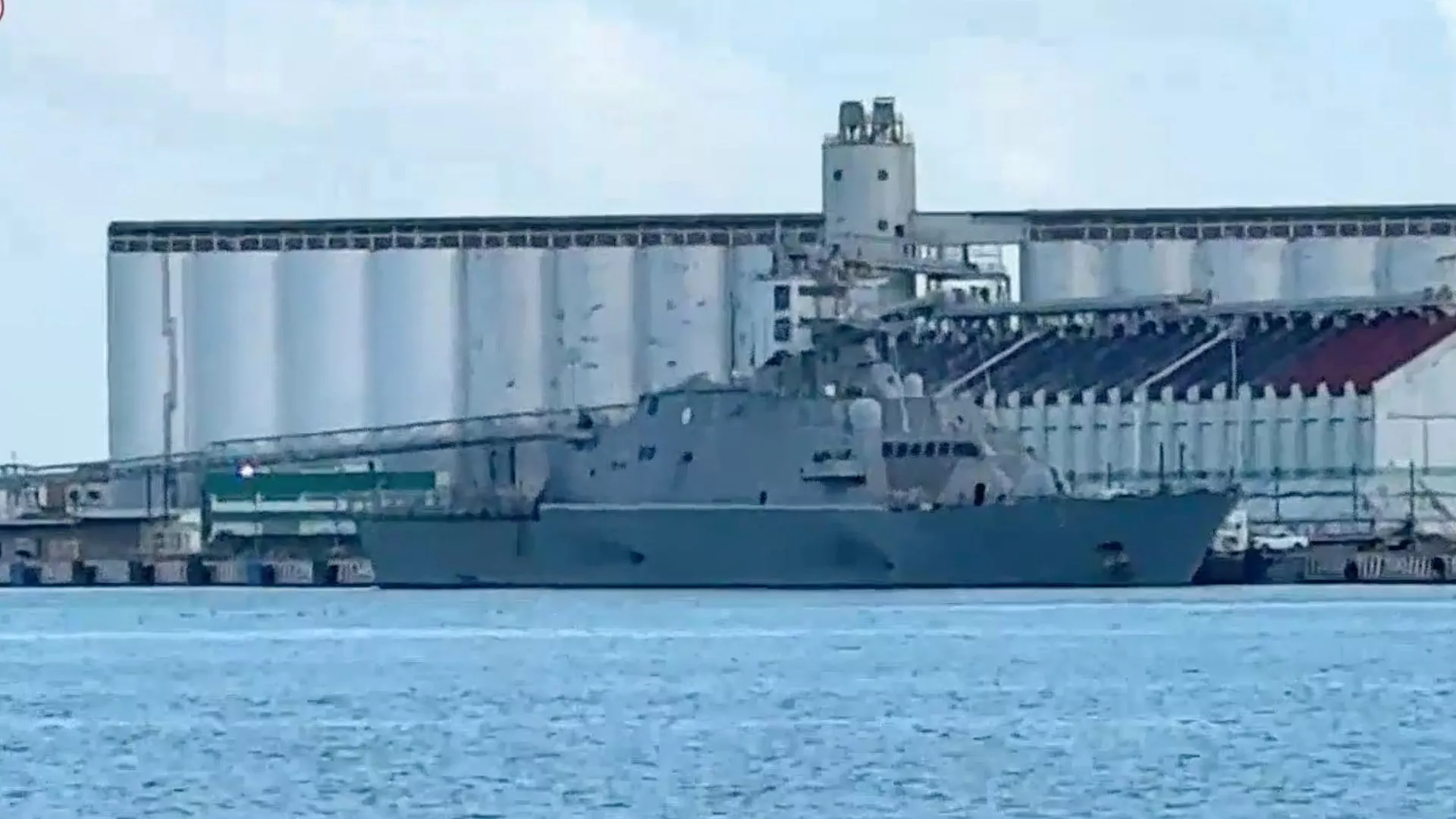 Permanece Atracado Buque de Combate de la Armada de Estados Unidos en el Puerto de Veracruz